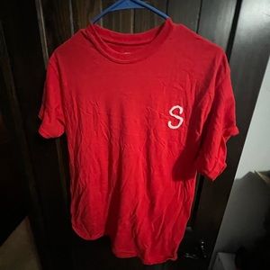 RED SKECHERS TEE, LARGE